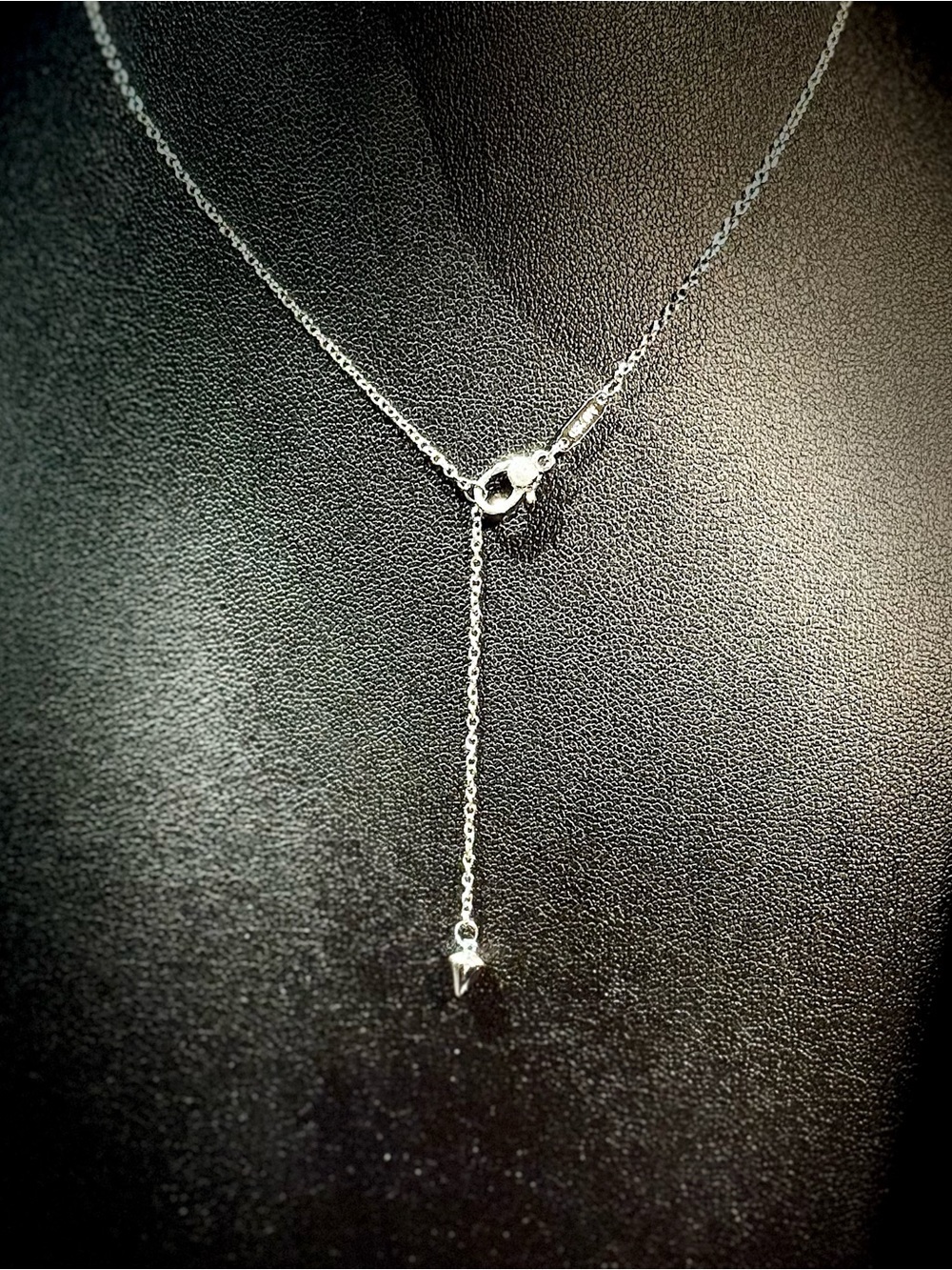 Elegant Silver Pendant Necklace - Picture 5 of 6